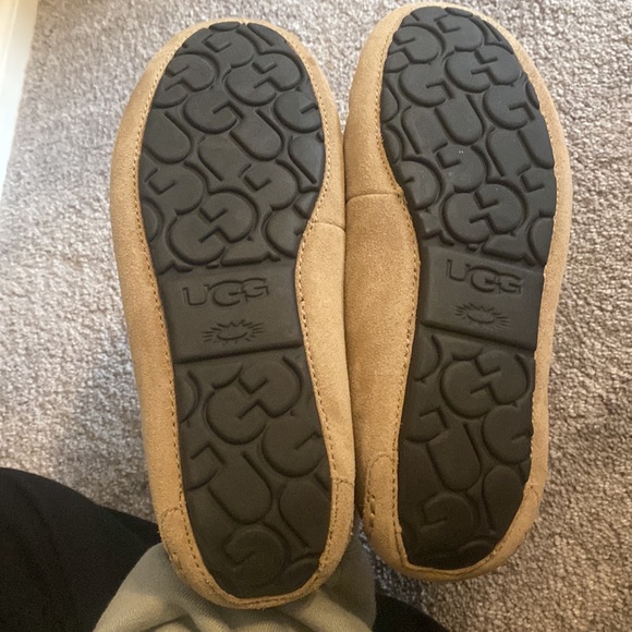 Ugg slippers - Picture 3 of 3